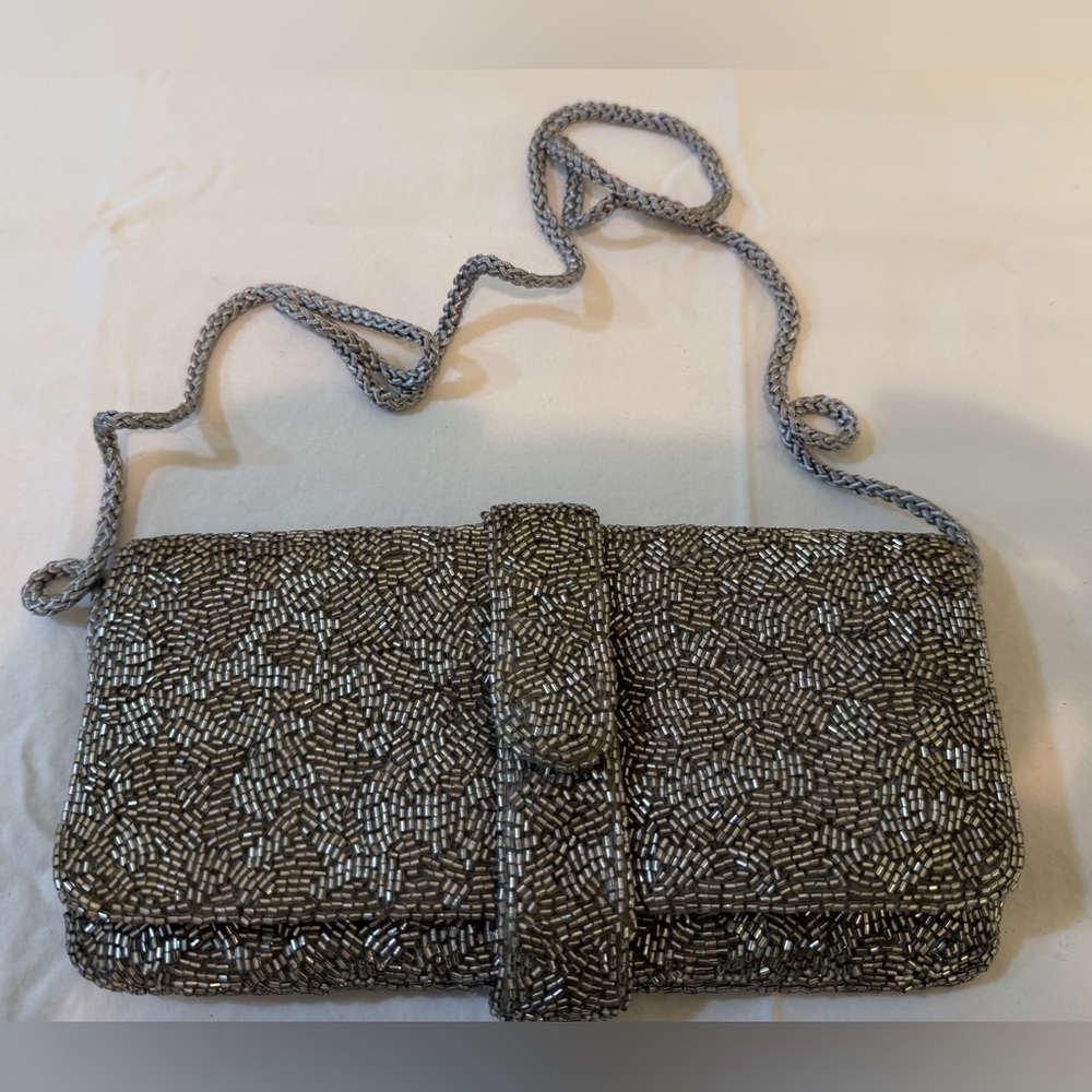 NWOT Silver Sequin Women’s Evening Bag - Valerie Stevens brand. - Picture 6 of 10
